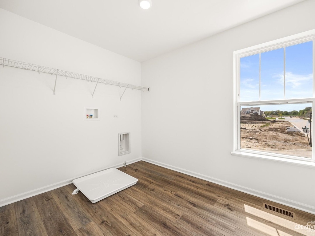385 Danforth Drive - Photo 19