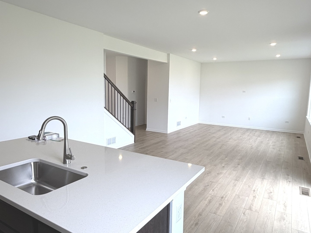 385 Danforth Drive - Photo 6