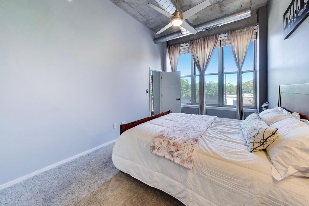 6 S Laflin Street - Photo 18