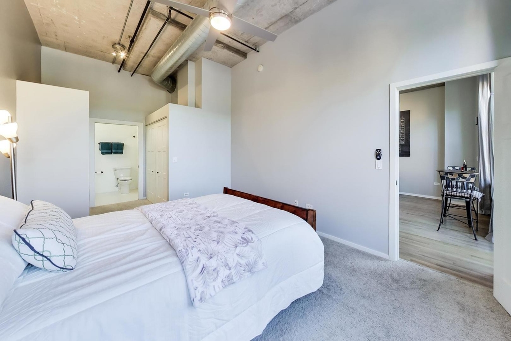 6 S Laflin Street - Photo 17