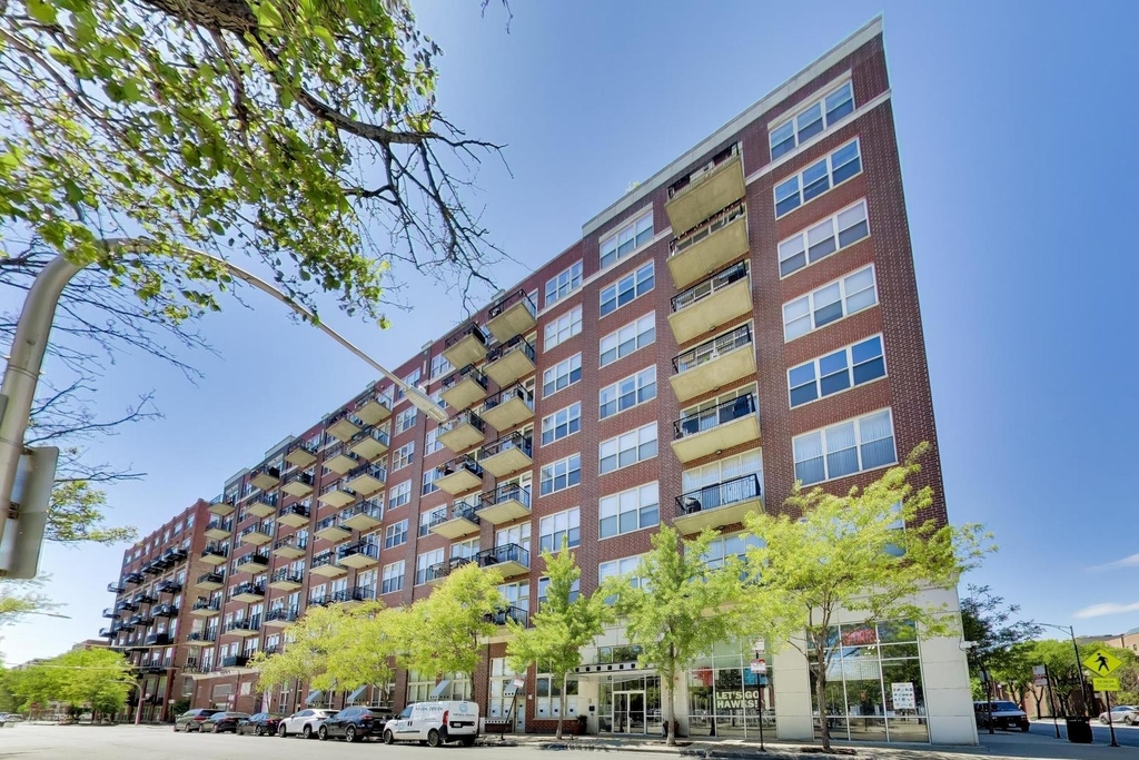 6 S Laflin Street - Photo 1