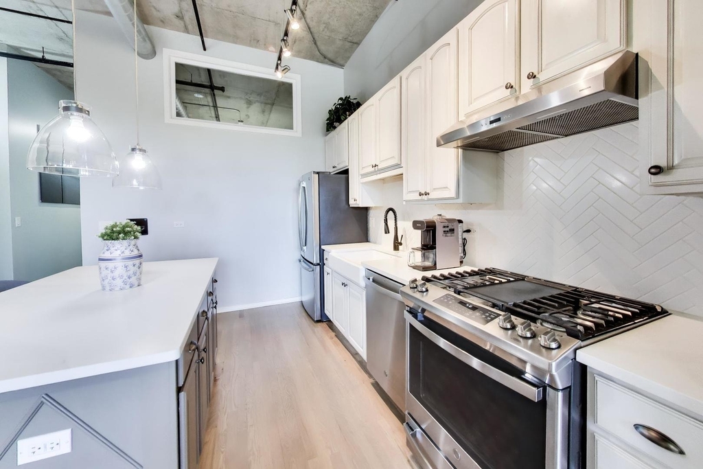 6 S Laflin Street - Photo 12