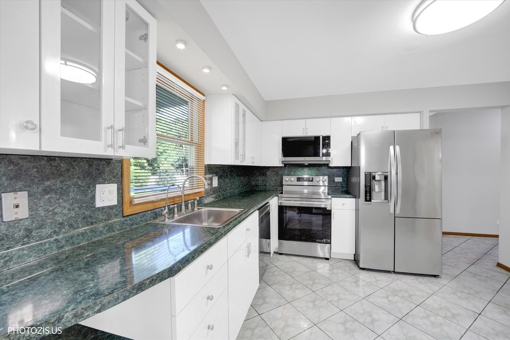 10 Mayflower Road - Photo 14
