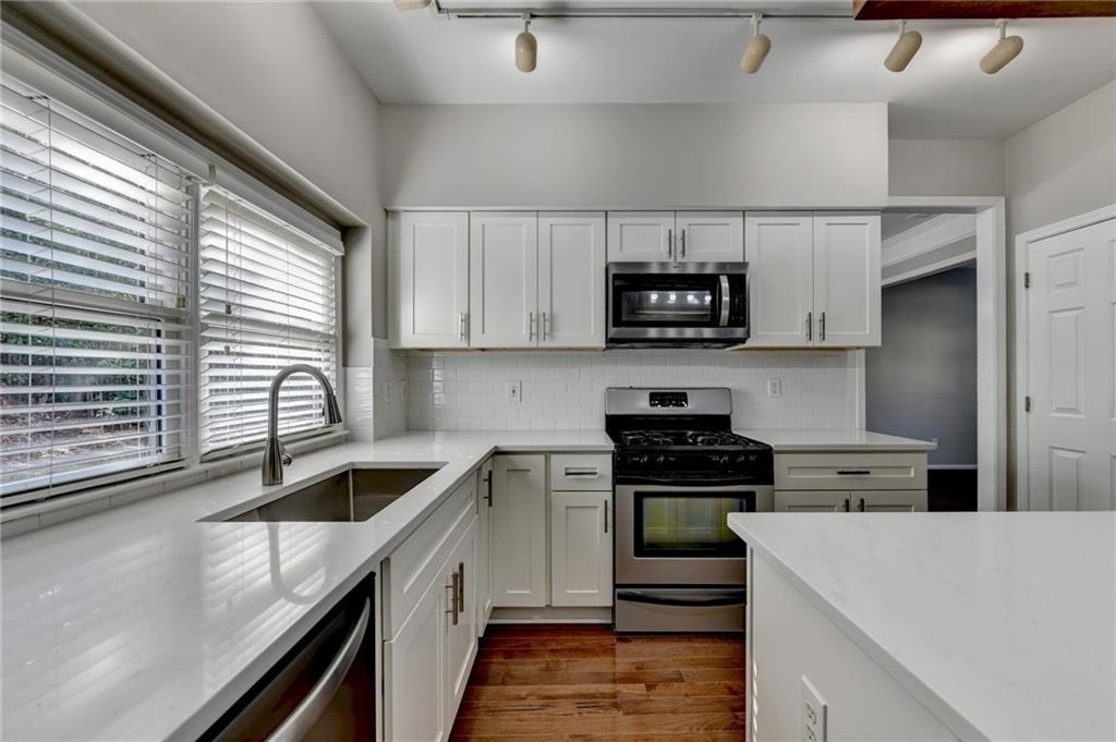 7470 Brookwood Way - Photo 18