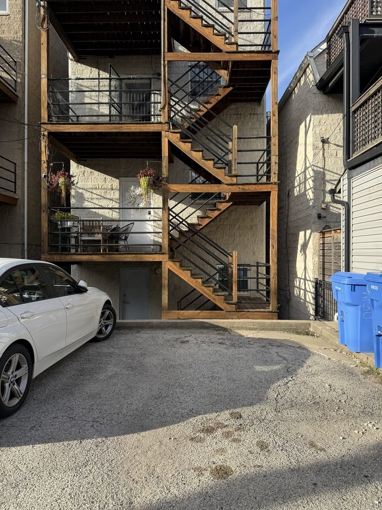 1635 W Beach Avenue - Photo 17