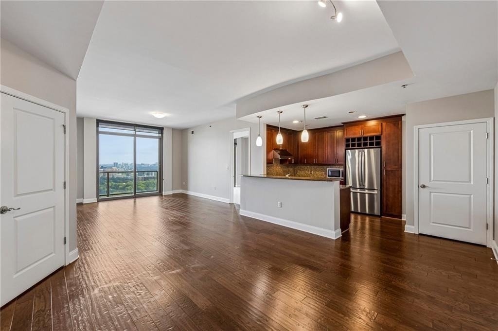 270 17th Street Nw - Photo 2
