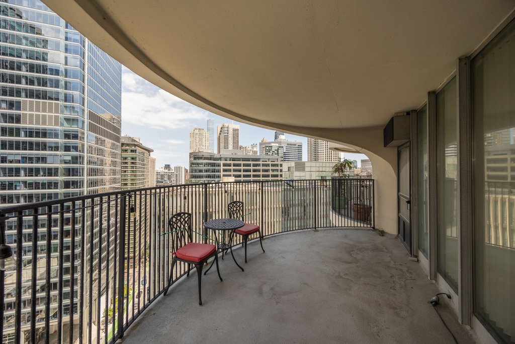 300 N State Street - Photo 9
