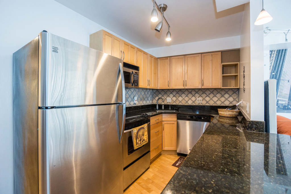 300 N State Street - Photo 6
