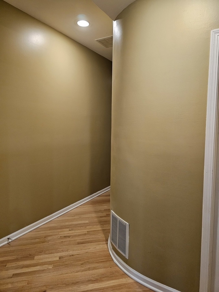 1310 W Fletcher Street - Photo 14