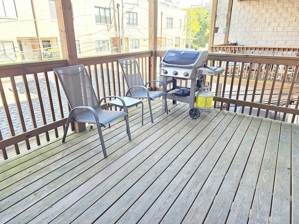 1310 W Fletcher Street - Photo 29