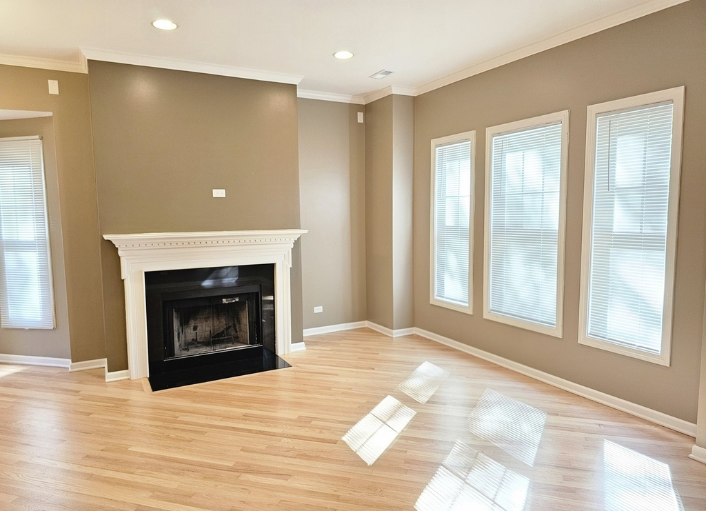 1310 W Fletcher Street - Photo 8