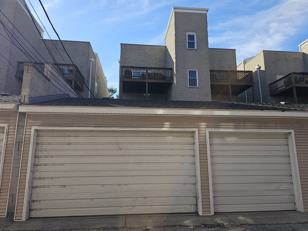 1310 W Fletcher Street - Photo 30