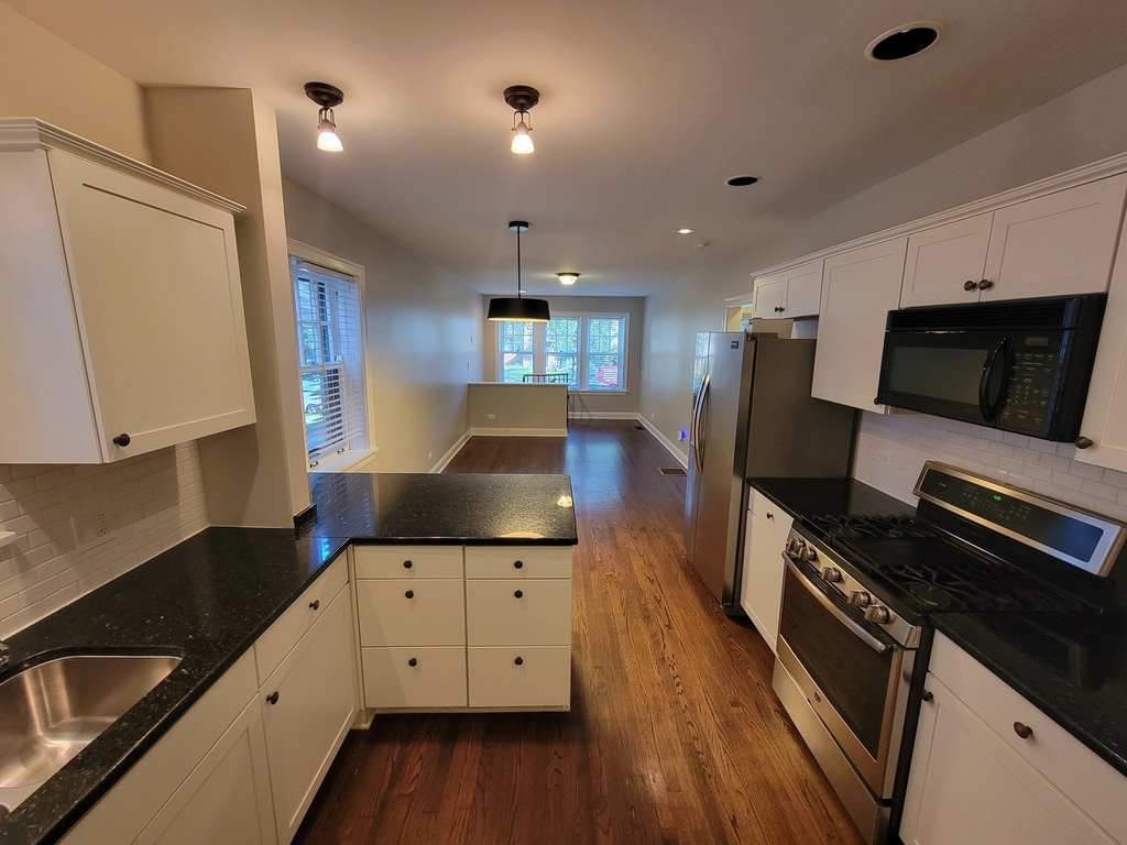 1624 Washington Street - Photo 5