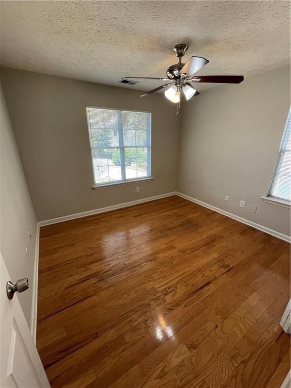 4401 Dickens Court Nw - Photo 32
