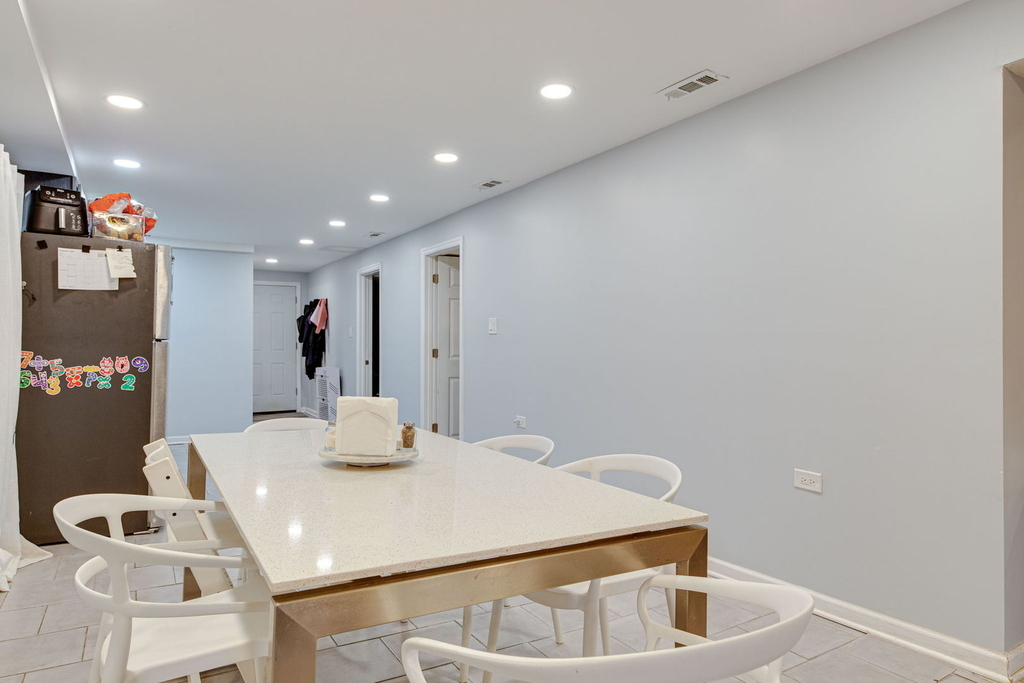 5225 W Melrose Street - Photo 14