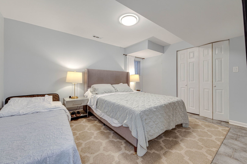 5225 W Melrose Street - Photo 13
