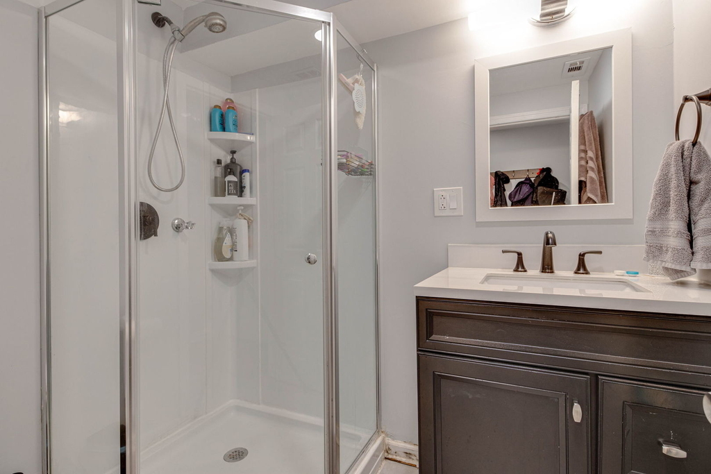 5225 W Melrose Street - Photo 12