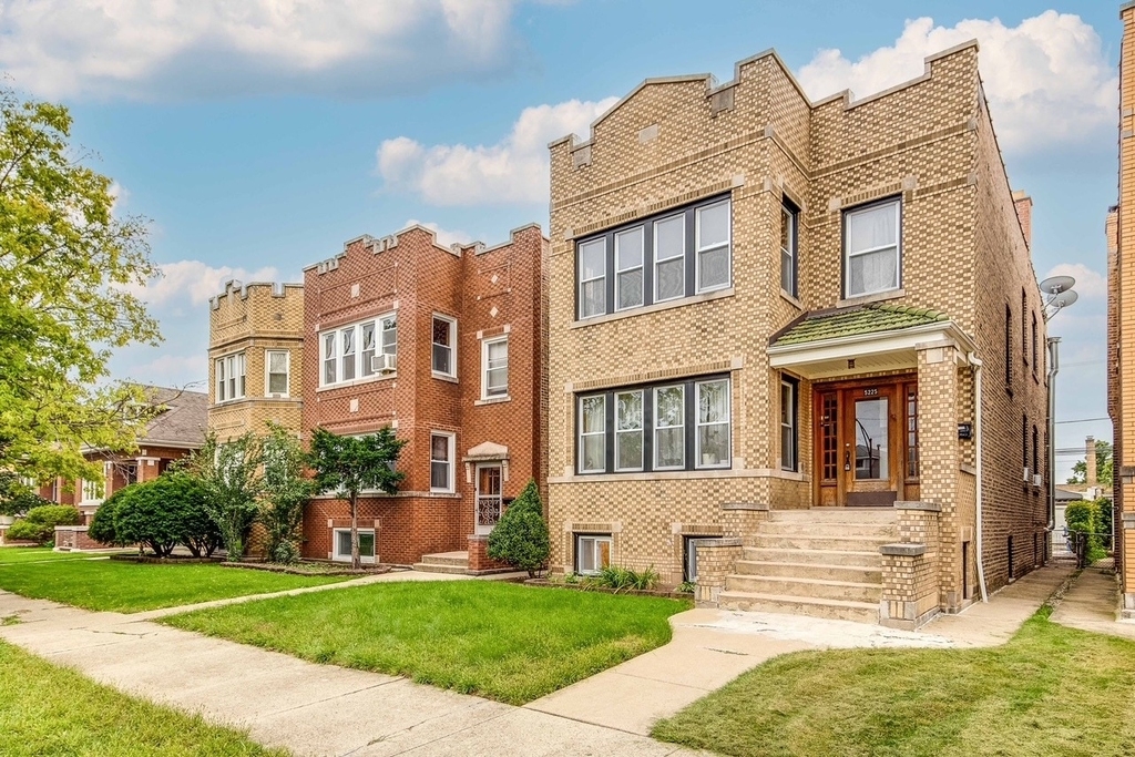 5225 W Melrose Street - Photo 3