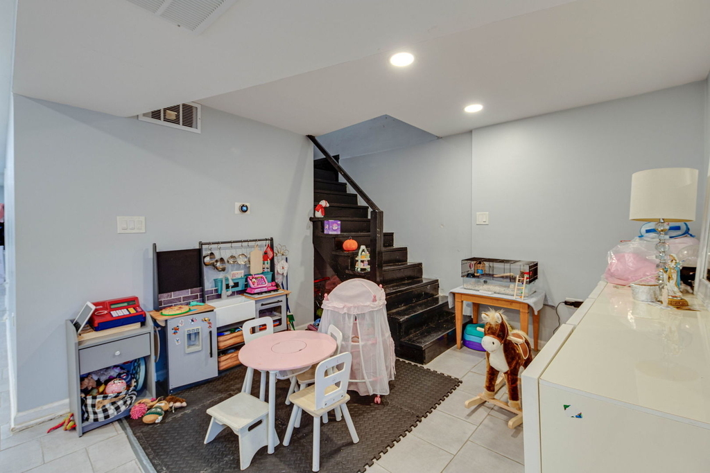 5225 W Melrose Street - Photo 17