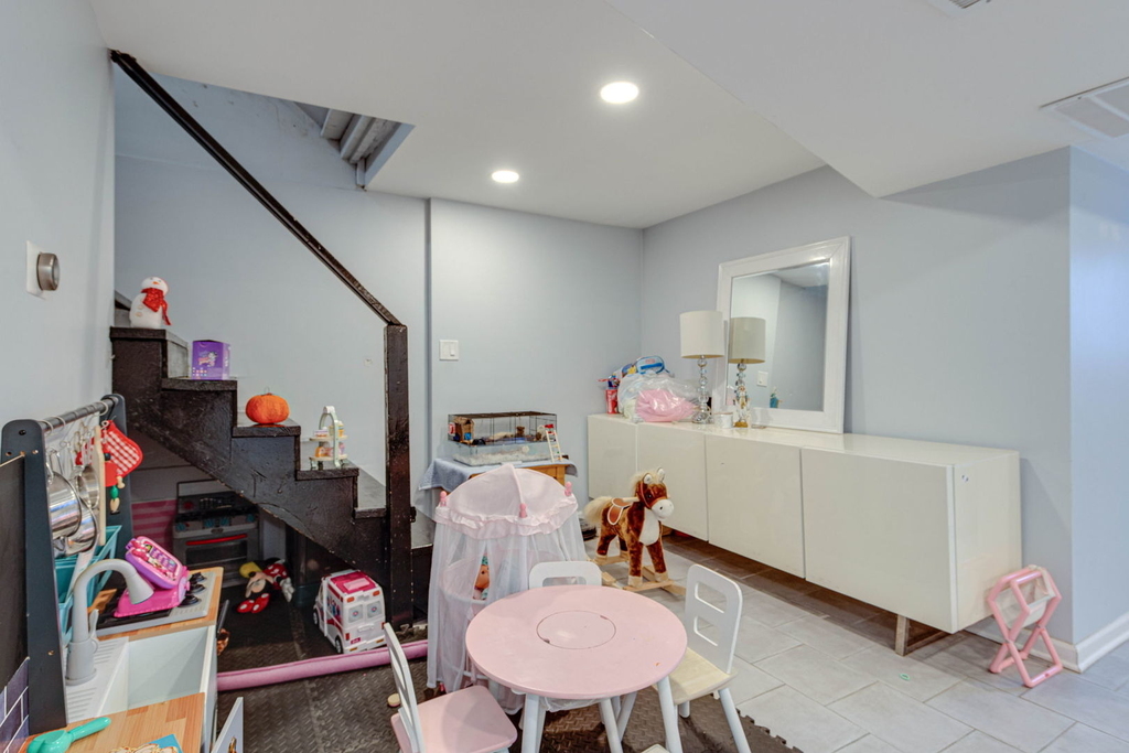 5225 W Melrose Street - Photo 16