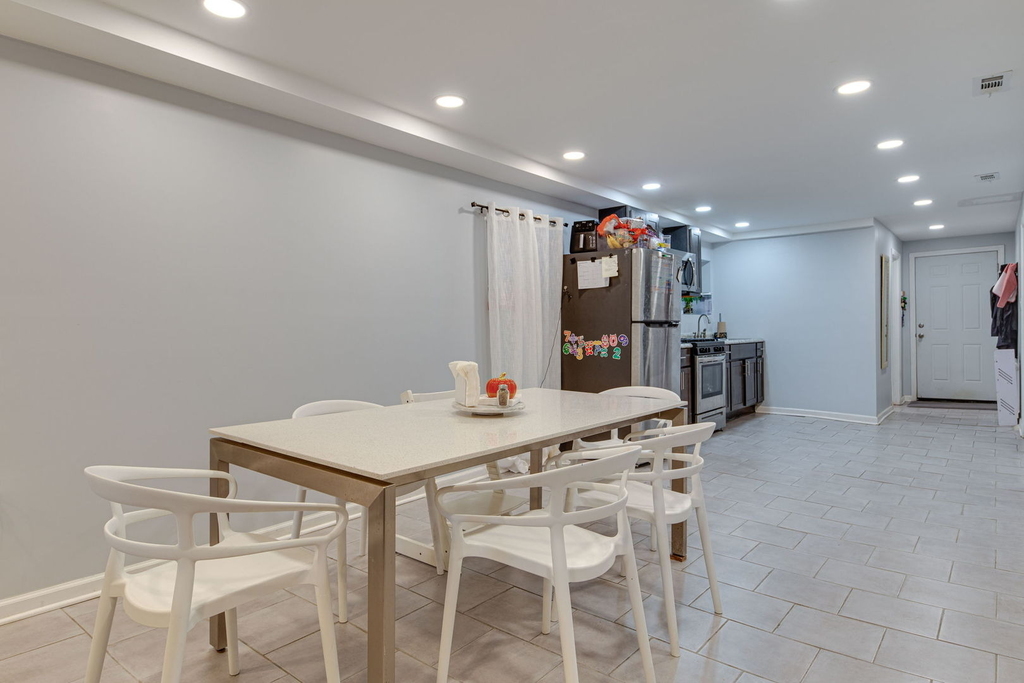 5225 W Melrose Street - Photo 10
