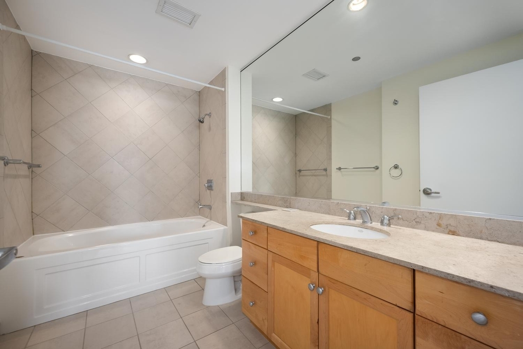 130 N Garland Court - Photo 19