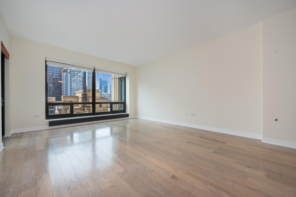 130 N Garland Court - Photo 3