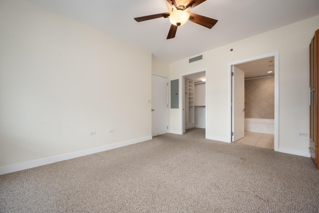 130 N Garland Court - Photo 16