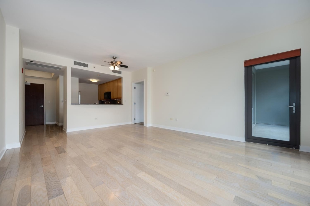 130 N Garland Court - Photo 6