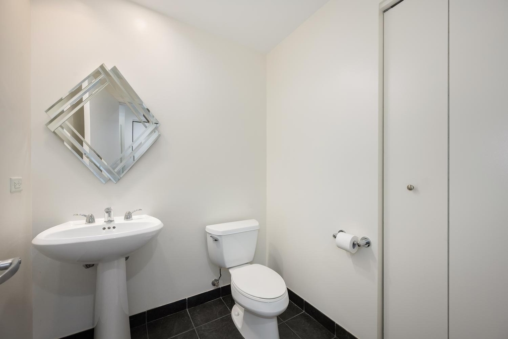 130 N Garland Court - Photo 13