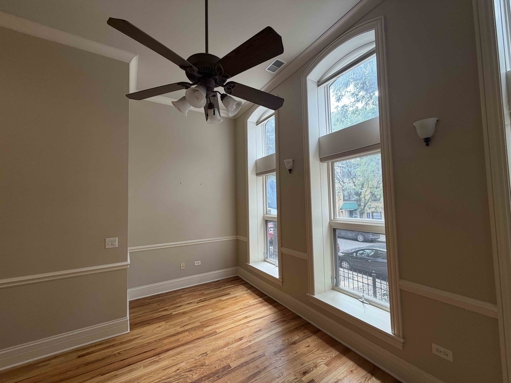 924 W Dakin Street - Photo 2