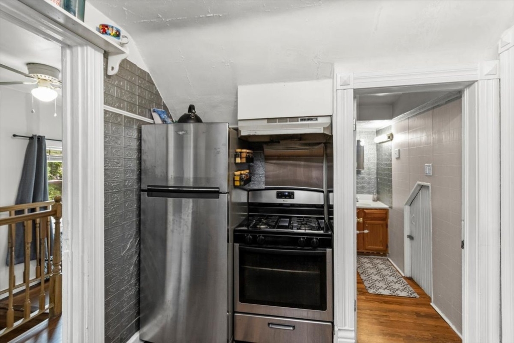 102 S Liberty Street - Photo 5