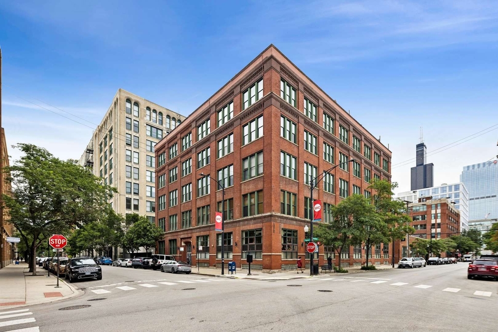 331 S Peoria Street - Photo 1
