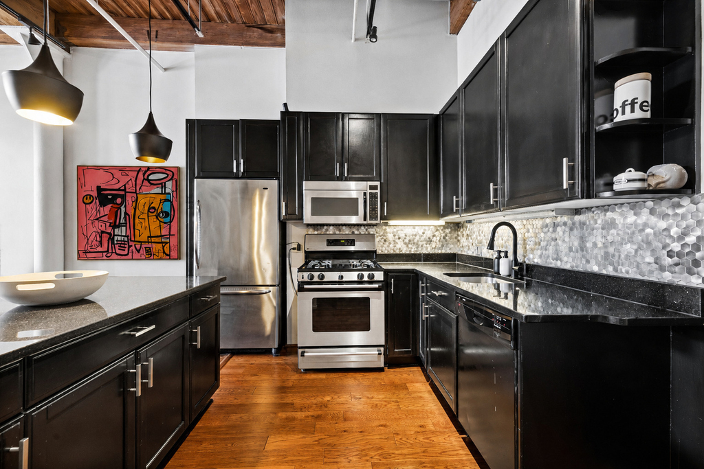 331 S Peoria Street - Photo 8