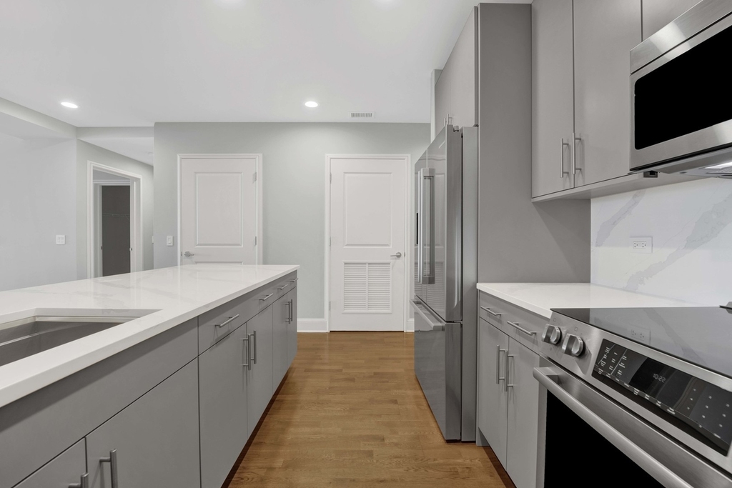 850 N Lake Shore Drive - Photo 13
