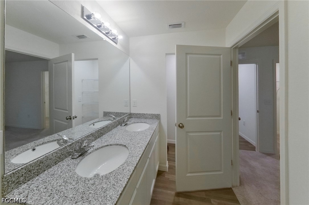 466 Norwood Avenue S - Photo 15