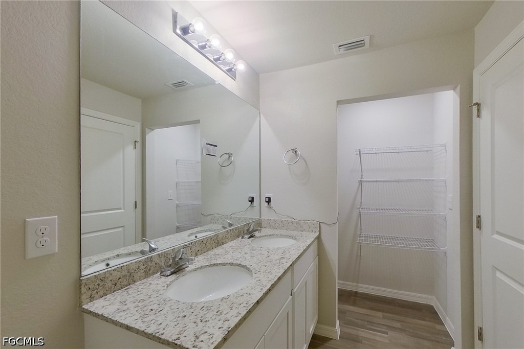 855 Cervantes Street E - Photo 15