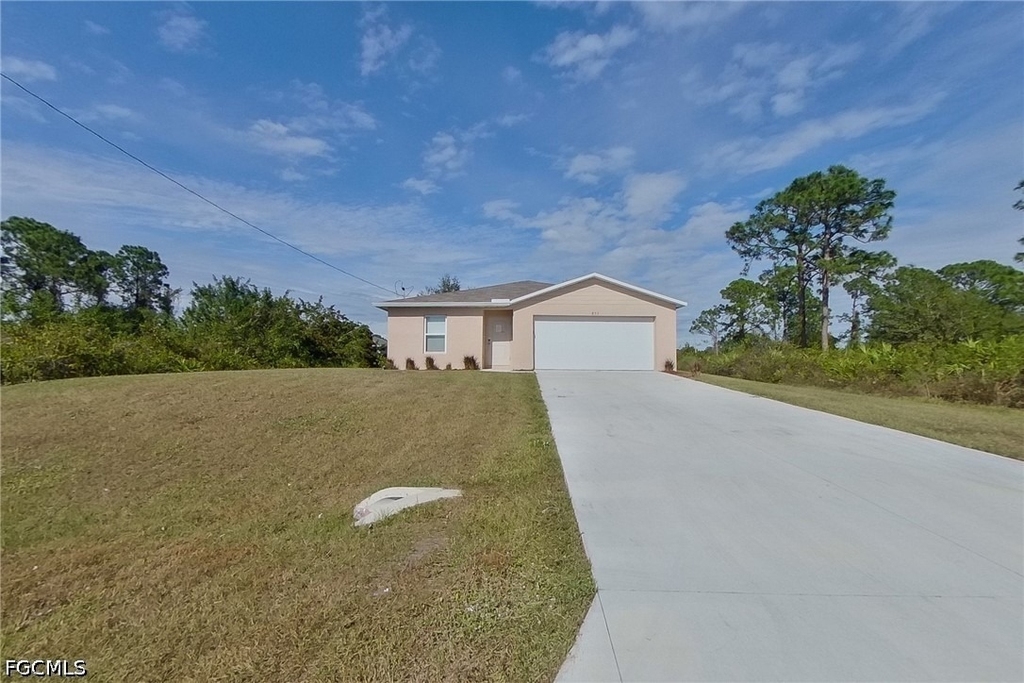 855 Cervantes Street E - Photo 0