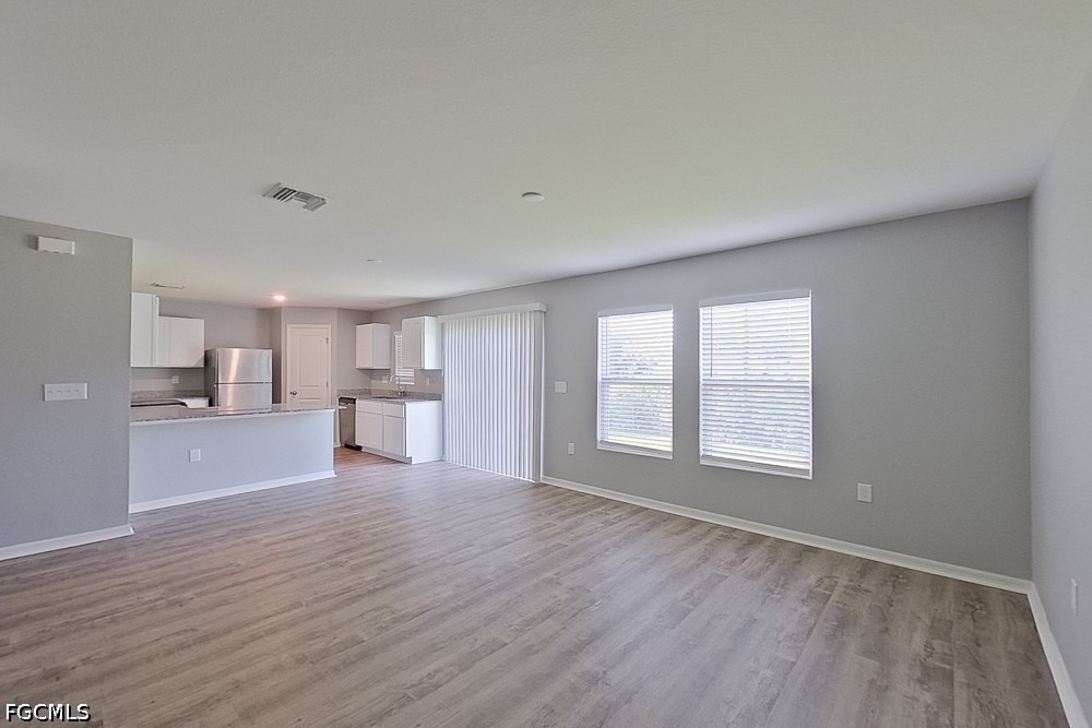 1010 Kaye Street E - Photo 3