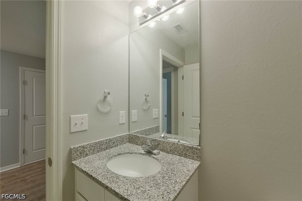 4204 E 5th Street - Photo 12