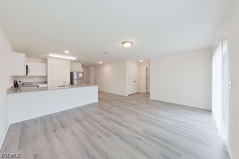 1128 Hayes Avenue S - Photo 3