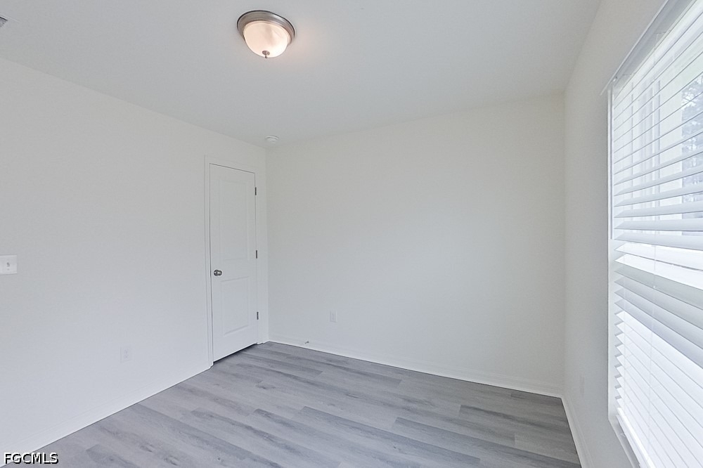 1128 Hayes Avenue S - Photo 6