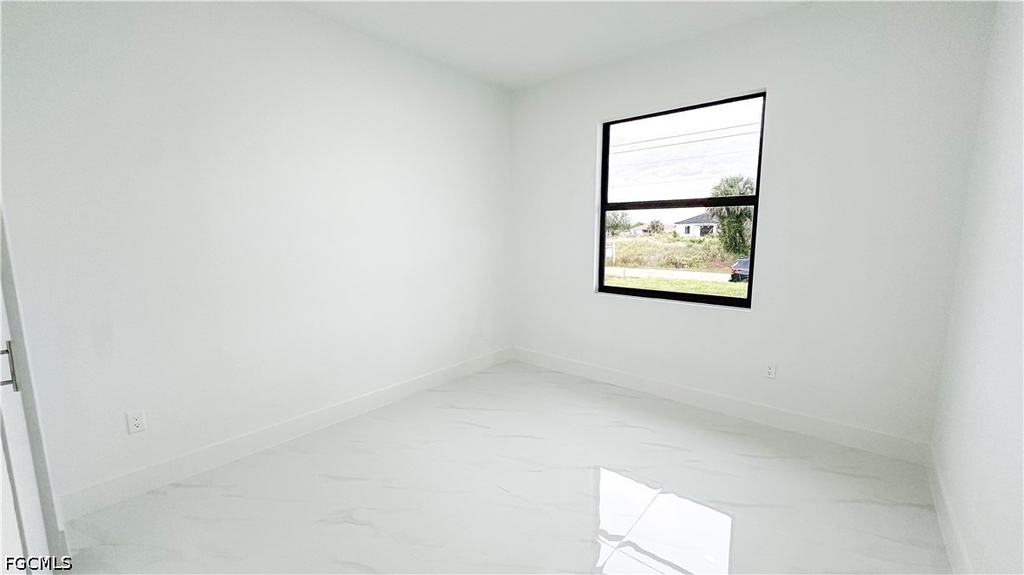 714 Carbon Street E - Photo 9