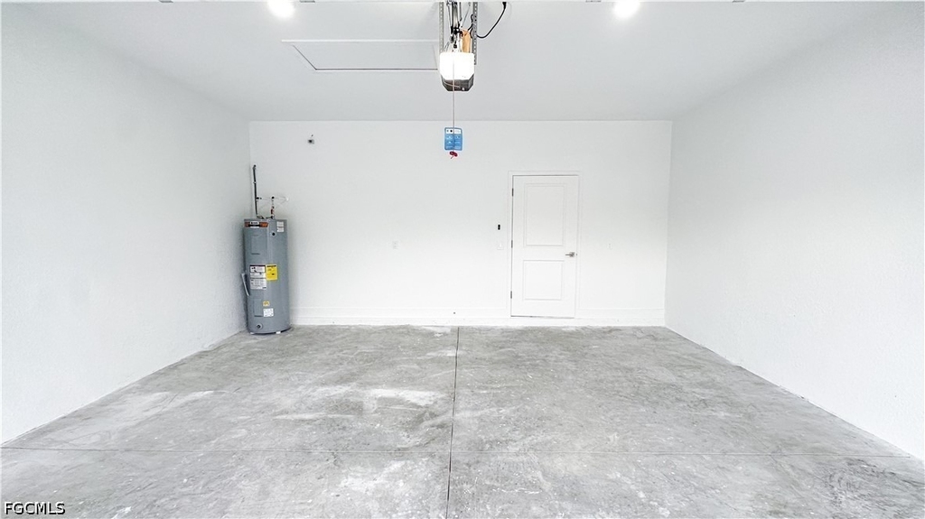 714 Carbon Street E - Photo 26