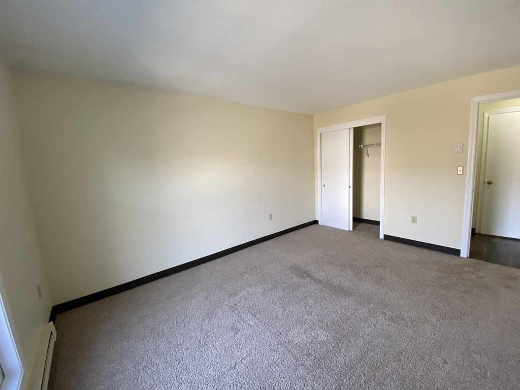 147 Eastern - Photo 23