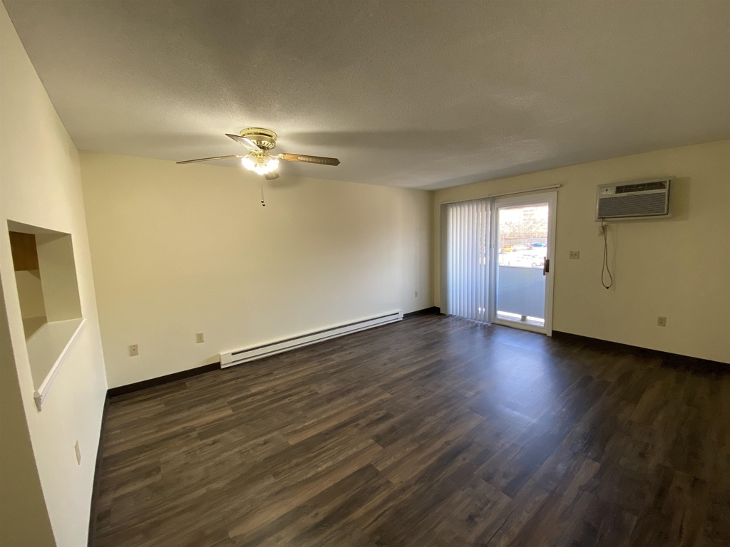 147 Eastern - Photo 14