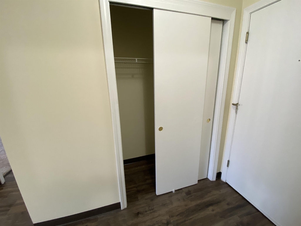147 Eastern - Photo 13