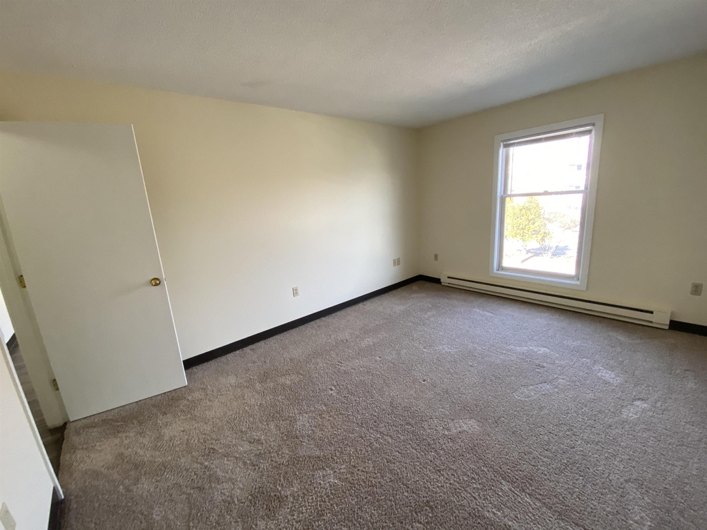 147 Eastern - Photo 27