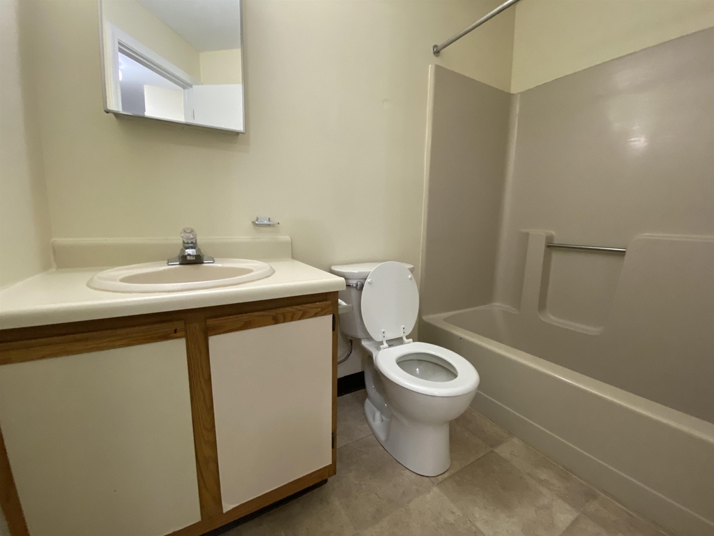 147 Eastern - Photo 29