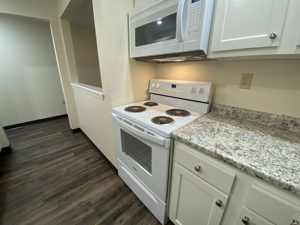 133 Eastern - Photo 10